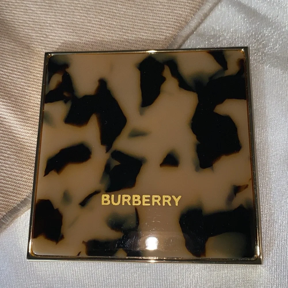 BURBERRY NEW/Sealed🔥”EXOTIC” LOGO Compact mirror with Dust Bag!🔥Brass & Epoxy!🎁 - Picture 3 of 7